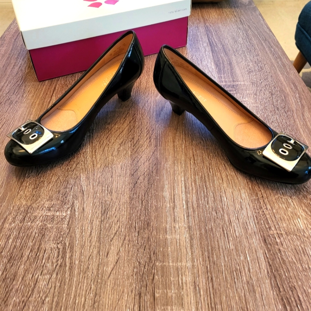 Brand New Naturalizer womans heels